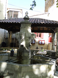 fountain of aubignan