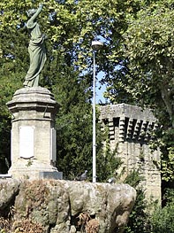 statue courthézon